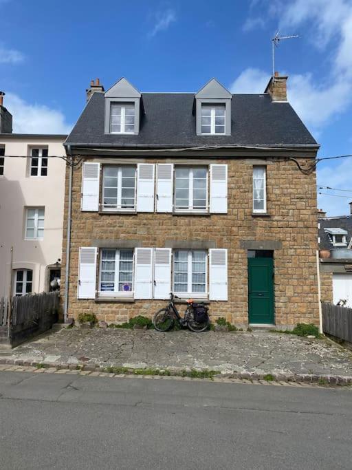 Maison Du Cap Lihou, Duplex Au 1Er Et 2Eme Etage Mansarde, Quartier Historique, Granville Buitenkant foto